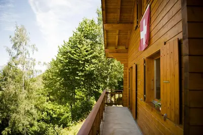 Das Gebäude in dem sich das Chalet befindet