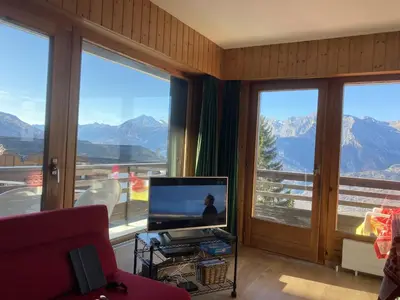 Ein allgemeiner Bergblick oder ein Berglick von der Ferienwohnung aus