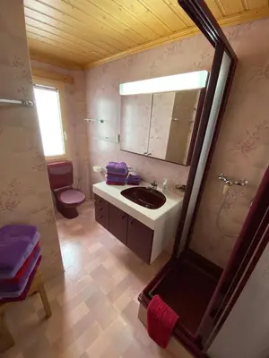Ein Badezimmer in der Unterkunft Panoramalodge Aatos