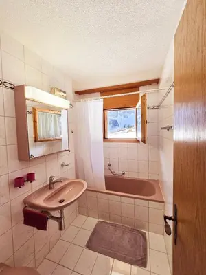 Ein Badezimmer in der Unterkunft Apline Escape - Peace & Views
