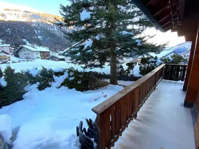 Ein allgemeiner Bergblick oder ein Berglick von der Ferienwohnung aus