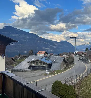 Ein allgemeiner Bergblick oder ein Berglick von der Ferienwohnung aus