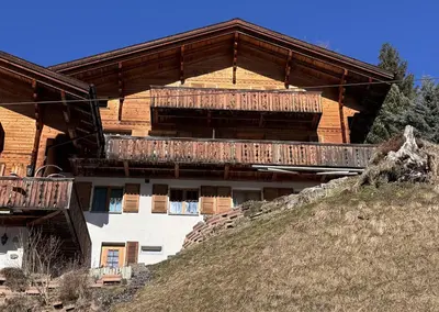 Das Gebäude in dem sich die Ferienwohnung befindet