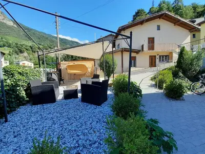 Ein allgemeiner Bergblick oder ein Berglick von der Ferienwohnung aus