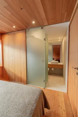 Ein Bett oder Betten in einem Zimmer der Unterkunft Luxury Panorama Apartment Tola