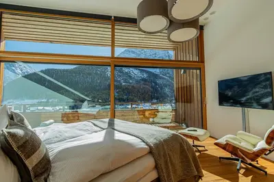 Ein allgemeiner Bergblick oder ein Berglick von der Ferienwohnung aus