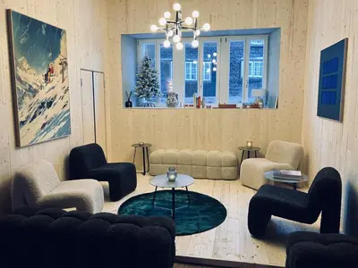 Ein Sitzbereich in der Unterkunft Sust Lodge