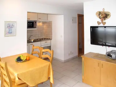 Küche/Küchenzeile in der Unterkunft Apartment Venetz-1 by Interhome