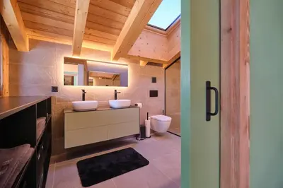 Ein Bett oder Betten in einem Zimmer der Unterkunft New high standing chalet