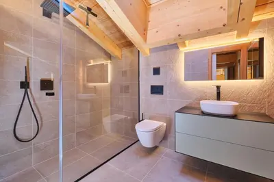 Ein Badezimmer in der Unterkunft New high standing chalet