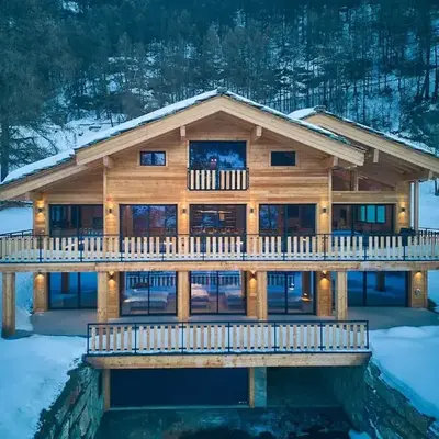 New high standing chalet