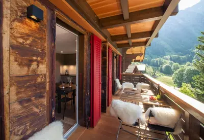 Ein allgemeiner Bergblick oder ein Berglick von der Ferienwohnung aus