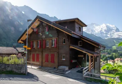 Ein allgemeiner Bergblick oder ein Berglick von der Ferienwohnung aus
