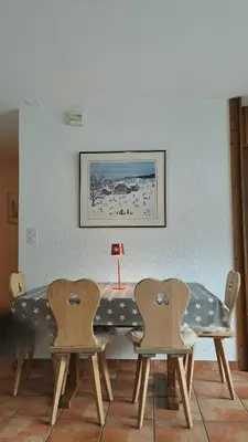 Ein Sitzbereich in der Unterkunft Viva Crans-Montana, rapport qualité prix imbattable