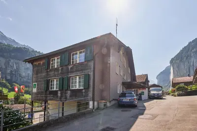 Ein allgemeiner Bergblick oder ein Berglick von der Ferienwohnung aus