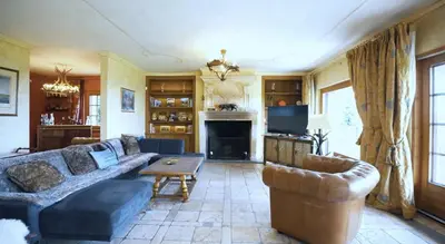 Ein Sitzbereich in der Unterkunft Chalet des Reines - Luxe discret, vue imprenable, calme absolue