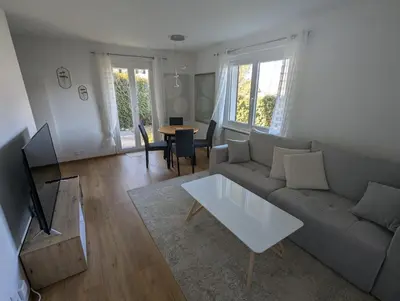 TV/Unterhaltungsangebot in der Unterkunft Appartement entier avec terrasse et jardin