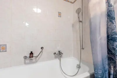 Ein Badezimmer in der Unterkunft Appartement avec terrasse, proche du centre