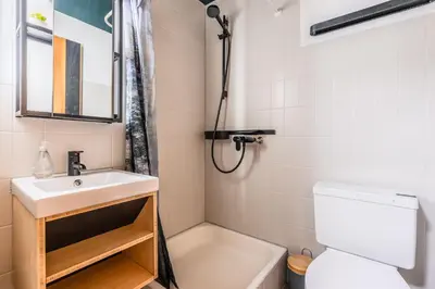 Ein Badezimmer in der Unterkunft Mayens de l Ours CZ 030 - MOUNTAIN apartment 6 per