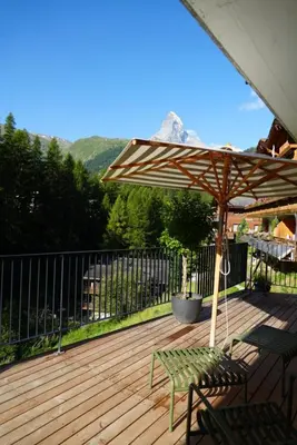 Ein allgemeiner Bergblick oder ein Berglick von der Ferienwohnung aus