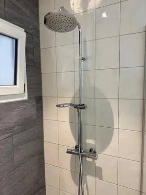 Ein Badezimmer in der Unterkunft Red Nest