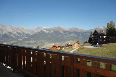 Ein allgemeiner Bergblick oder ein Berglick von der Ferienwohnung aus