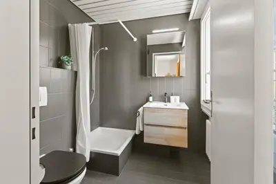 Ein Badezimmer in der Unterkunft Élégant studio, proche des bains & nature