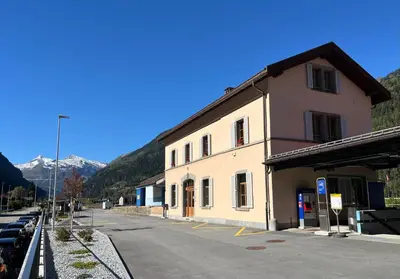 Ein allgemeiner Bergblick oder ein Berglick von des Aparthotels aus