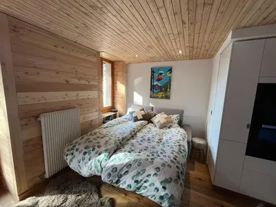 Ein Bett oder Betten in einem Zimmer der Unterkunft Evolène Panorama- Renovated Apartment with Dent Blanche View 2-4 persons