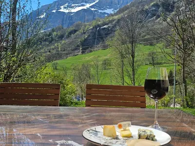 Ein allgemeiner Bergblick oder ein Berglick von der Ferienwohnung aus