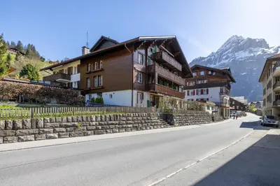 Ein allgemeiner Bergblick oder ein Berglick von der Ferienwohnung aus