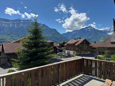 Ein allgemeiner Bergblick oder ein Berglick von der Ferienwohnung aus