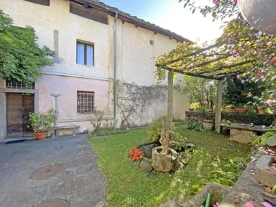Ein Garten an der Unterkunft Al Ciod d'Or by HolAp SA