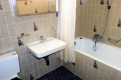 Ein Badezimmer in der Unterkunft Melezes S 033 - SKI LIFT apartment 8 pers