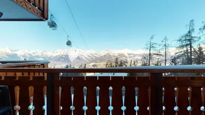Ein allgemeiner Bergblick oder ein Berglick von der Ferienwohnung aus