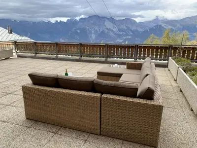 Ein allgemeiner Bergblick oder ein Berglick von der Ferienwohnung aus
