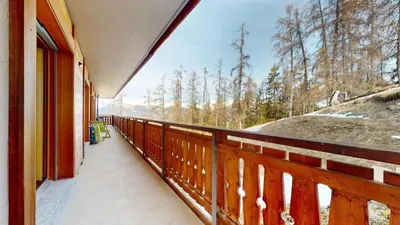 Ein Balkon oder eine Terrasse in der Unterkunft Hauts de Veysonnaz HV1 010 - SAUNA apartment 6 per
