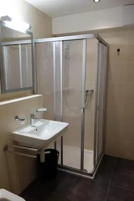 Ein Badezimmer in der Unterkunft Hauts de Veysonnaz HV2 001 - SAUNA apartment 8 per