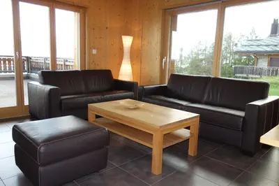 Ein Sitzbereich in der Unterkunft Hauts de Veysonnaz HV2 001 - SAUNA apartment 8 per