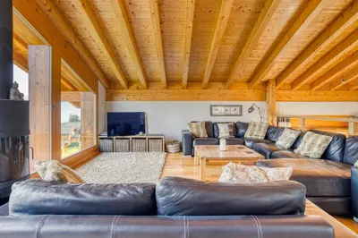 Ein Sitzbereich in der Unterkunft Chalet Alpage, Anzère