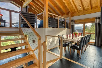 Ein Sitzbereich in der Unterkunft Chalet Alpage, Anzère