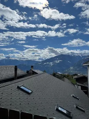 Ein allgemeiner Bergblick oder ein Berglick von der Ferienwohnung aus