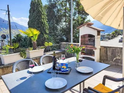 Ein allgemeiner Bergblick oder ein Berglick von der Ferienwohnung aus