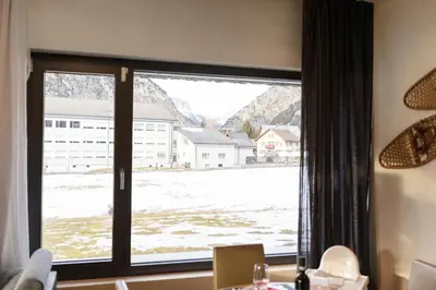 Ein allgemeiner Bergblick oder ein Berglick von der Ferienwohnung aus