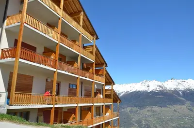 Ein allgemeiner Bergblick oder ein Berglick von der Ferienwohnung aus