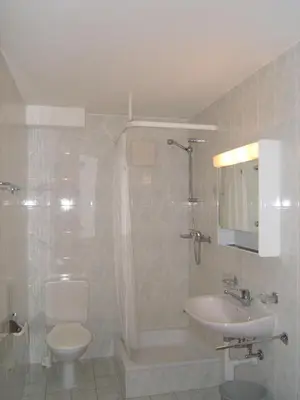 Ein Badezimmer in der Unterkunft Immeuble Les Sérandes