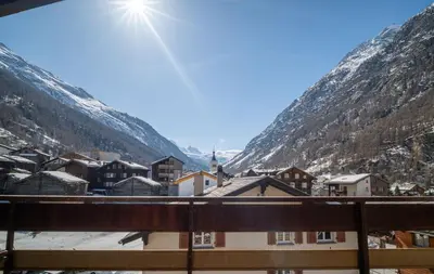 Ein allgemeiner Bergblick oder ein Berglick von der Ferienwohnung aus