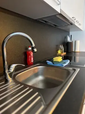 Küche/Küchenzeile in der Unterkunft Casita3922, Tor zu Zermatt, Saas-Fee und Visp, Work and Chill Apartement - Nähe Lonza, Free Parking