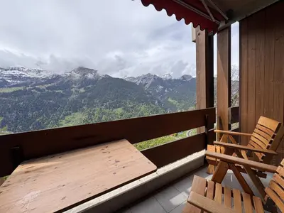 Ein allgemeiner Bergblick oder ein Berglick von der Ferienwohnung aus