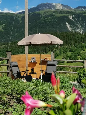 Ein allgemeiner Bergblick oder ein Berglick von der Ferienwohnung aus